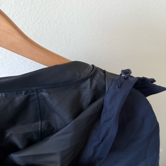 UNIQLO Navy Blue Windbreaker Hooded Blocktech Long Rain Jacket Coat in Medium - Picture 8 of 11